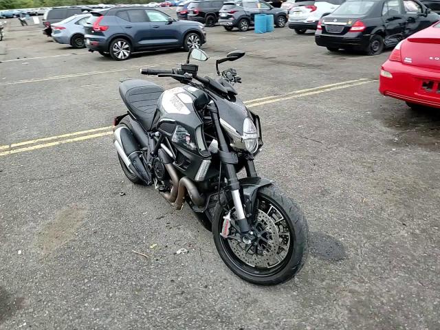 2013 Ducati Diavel VIN: ZDM13BLW7DB012507 Lot: 72992384