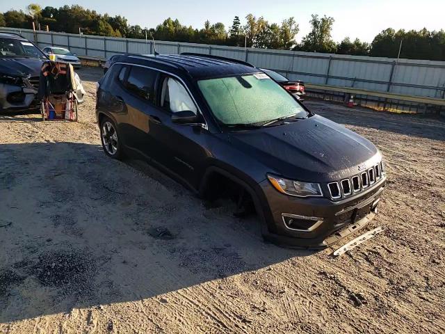 2019 Jeep Compass Limited VIN: 3C4NJCCB8KT725823 Lot: 70922574