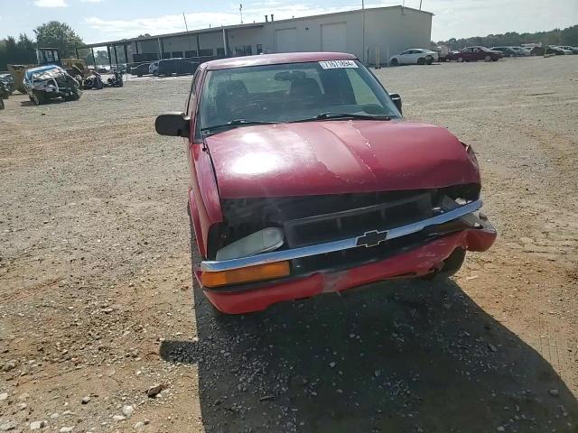 2003 Chevrolet S-10 Pickup - Image 10