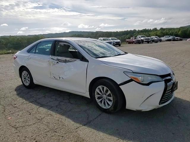 2016 Toyota Camry Le VIN: 4T1BF1FK1GU553230 Lot: 70238644