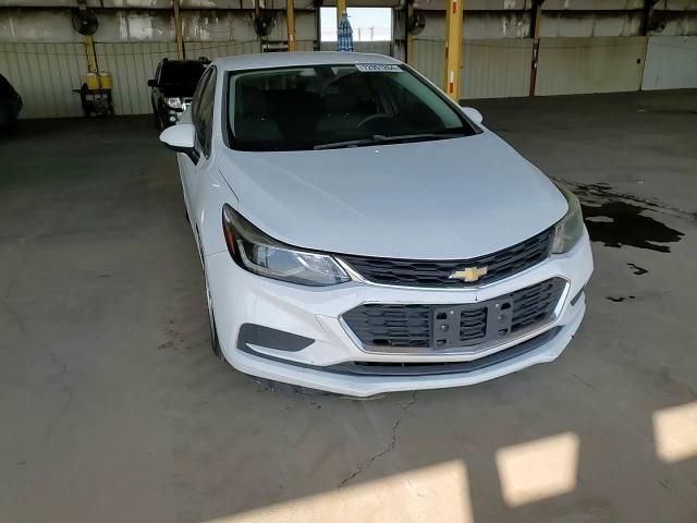 2017 Chevrolet Cruze - Image 10