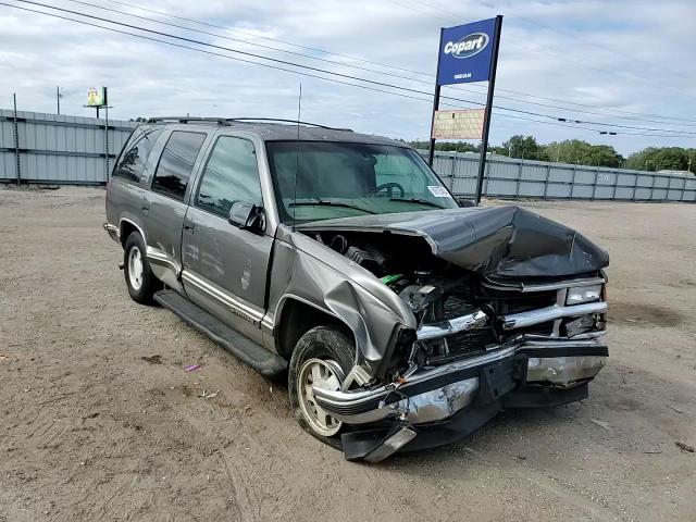 1999 Chevrolet Tahoe C1500 VIN: 1GNEC13R8XJ440959 Lot: 69725434