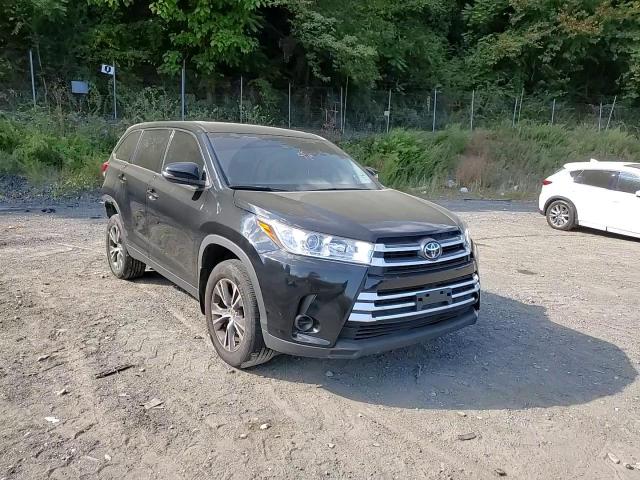 2019 Toyota Highlander Le VIN: 5TDBZRFH4KS728064 Lot: 71404064