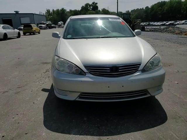 2005 Toyota Camry Le VIN: 4T1BE32K25U092136 Lot: 70640874