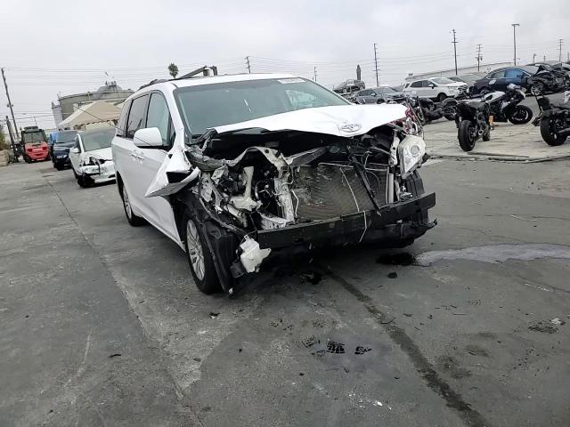 2013 Toyota Sienna Xle VIN: 5TDYK3DC5DS360421 Lot: 72604074