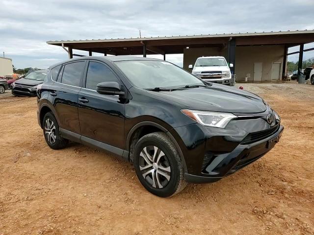 2T3BFREV6HW665900 2017 Toyota Rav4 Le