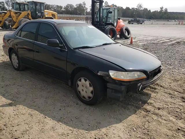 1HGCG5641YA157401 2000 Honda Accord Lx