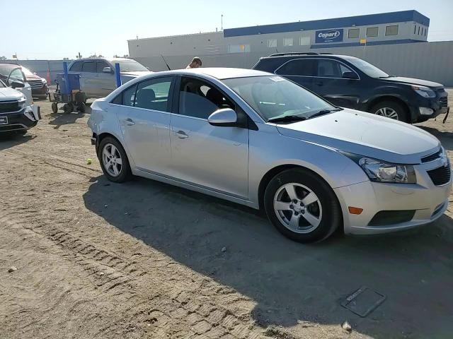 2014 Chevrolet Cruze - Image 10