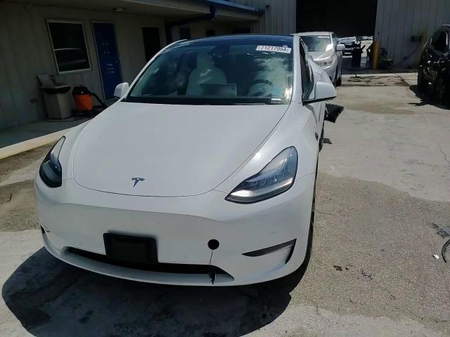 5YJYGAEE4MF266931 2021 Tesla Model Y