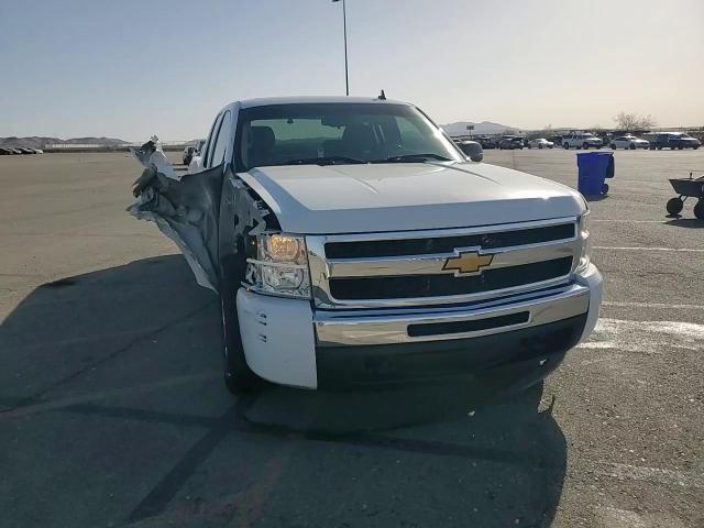 2010 Chevrolet Silverado - Image 11