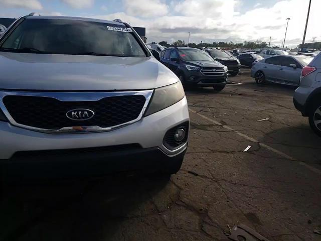 2011 Kia Sorento Base VIN: 5XYKT4A13BG131208 Lot: 72388704