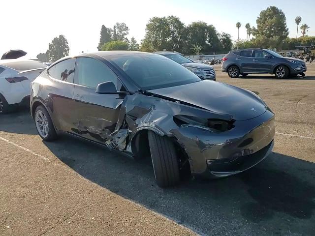 7SAYGDEE9RF032280 2024 Tesla Model Y