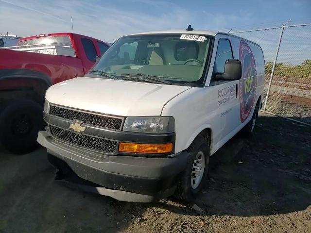 2018 Chevrolet Express G2500 VIN: 1GCWGAFP1J1284704 Lot: 70781564