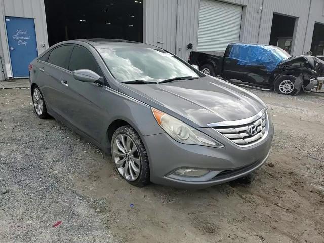2013 Hyundai Sonata - Image 11