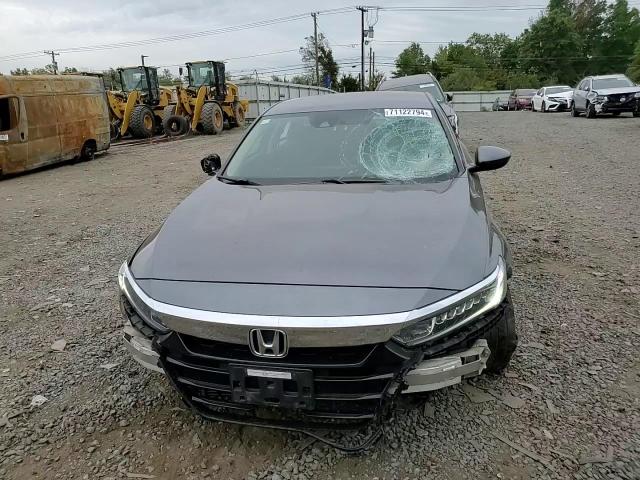 1HGCV1F12JA031221 2018 Honda Accord Lx