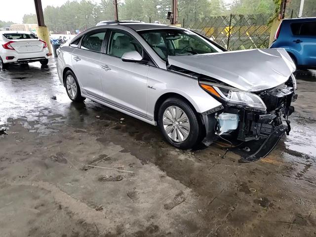 2016 Hyundai Sonata - Image 11