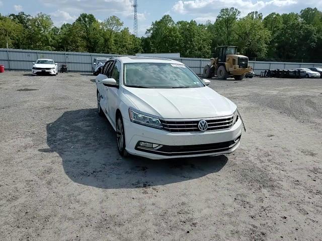 1VWBA7A38JC002163 2018 Volkswagen Passat Se