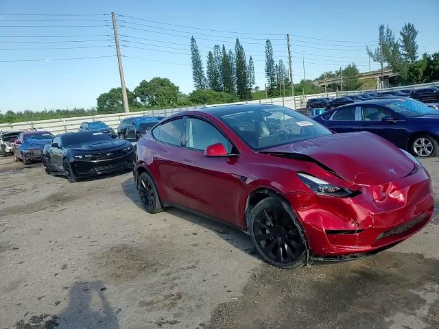 2024 Tesla Model Y VIN: 7SAYGDEE5RA222011 Lot: 72094824