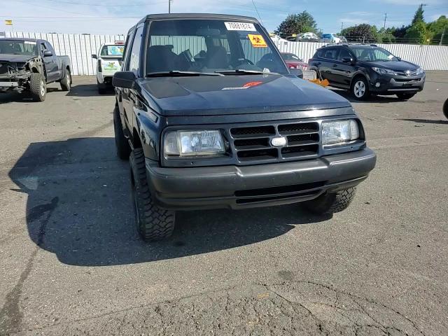 2CNBJ1868W6925819 1998 Chevrolet Tracker