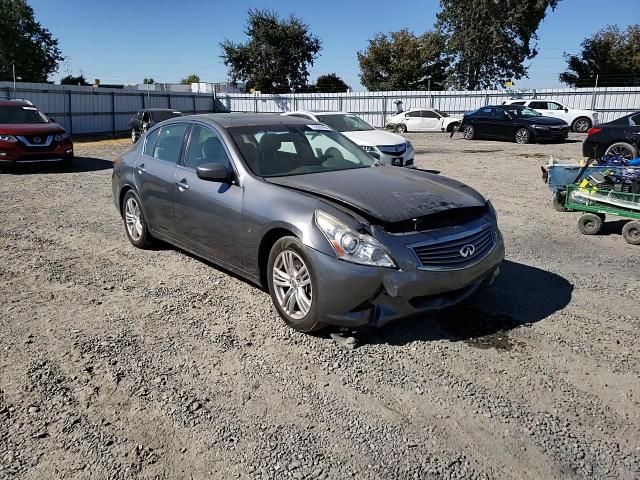 JN1CV6AP2FM501764 2015 Infiniti Q40