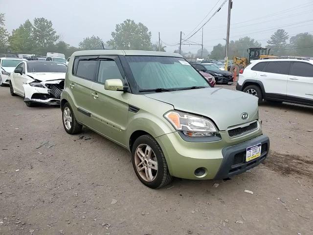 KNDJT2A23B7251774 2011 Kia Soul +