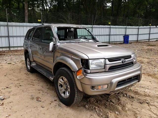 2002 Toyota 4Runner - Image 11