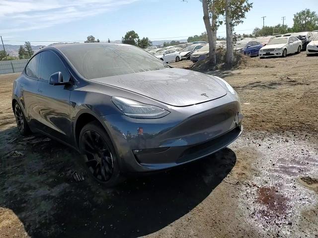 2021 Tesla Model Y VIN: 5YJYGDEE4MF140084 Lot: 72647134