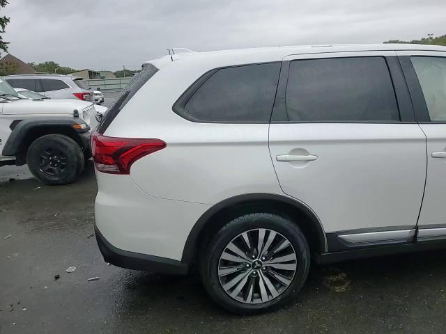 JA4AD2A3XLZ003107 2020 Mitsubishi Outlander Es