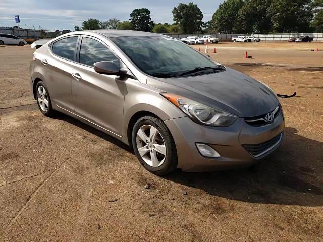 2013 Hyundai Elantra - Image 11
