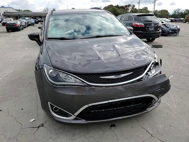 2C4RC1BGXJR113864 2018 Chrysler Pacifica Touring L