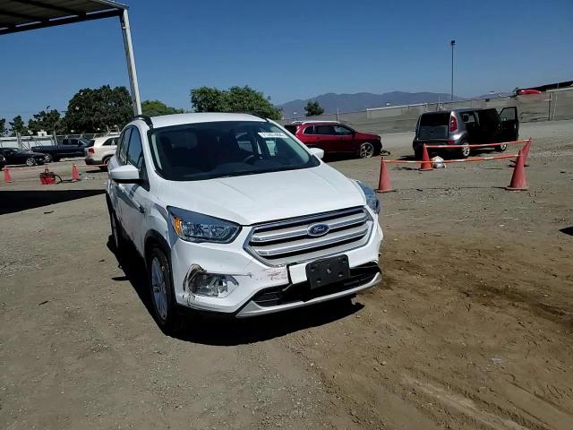 1FMCU0GD4JUA10403 2018 Ford Escape Se