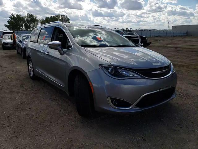 2020 Chrysler Pacifica - Image 11