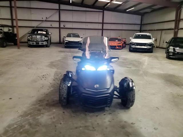 2016 Can-Am Spyder Roadster F3-T VIN: 2BXREDD22GV000519 Lot: 73482884