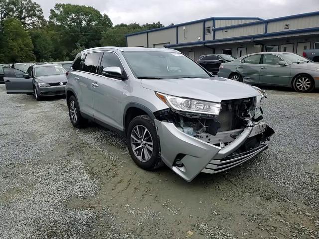 2019 Toyota Highlander Se VIN: 5TDKZRFH4KS564718 Lot: 71713484