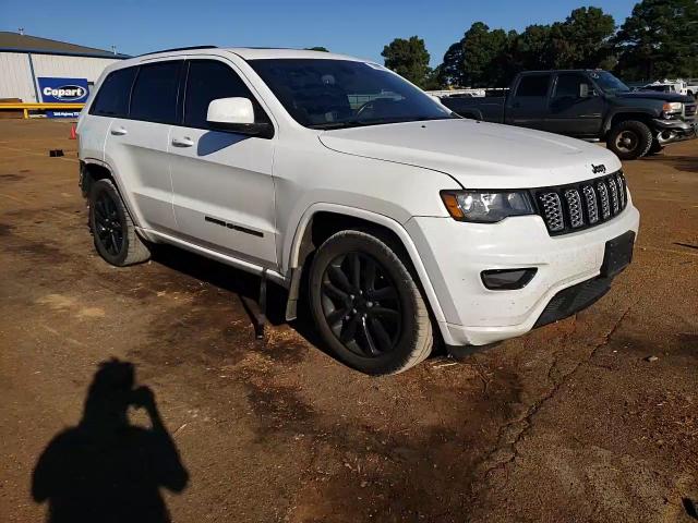 2018 Jeep Grand Cherokee Laredo VIN: 1C4RJEAG1JC460541 Lot: 73399764