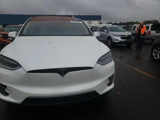 2018 Tesla Model X VIN: 5YJXCDE28JF101216 Lot: 72921984