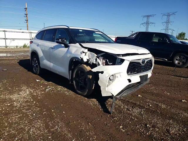 5TDGZRBHXMS095391 2021 Toyota Highlander Xle