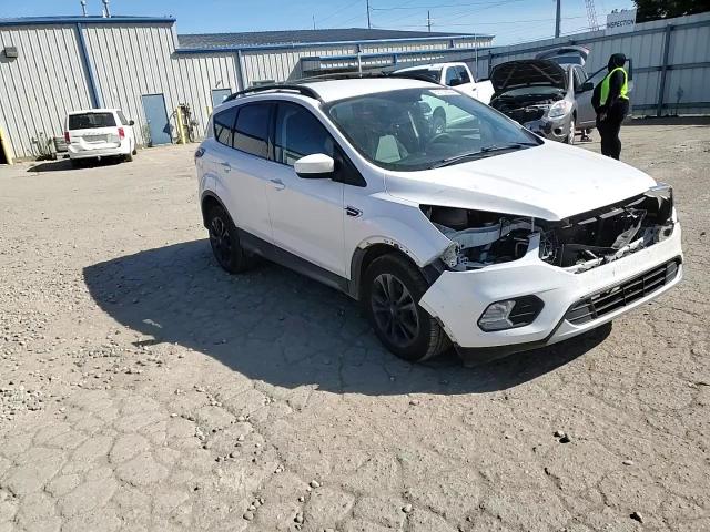 1FMCU9G95HUB50454 2017 Ford Escape Se