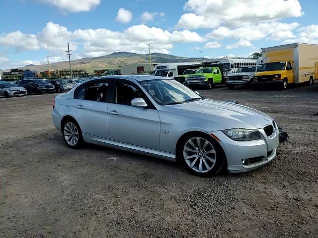 WBAPH7G59BNN03837 2011 BMW 328 I