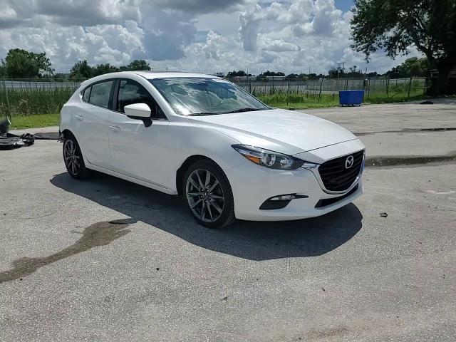 3MZBN1L32JM271319 2018 Mazda 3 Touring