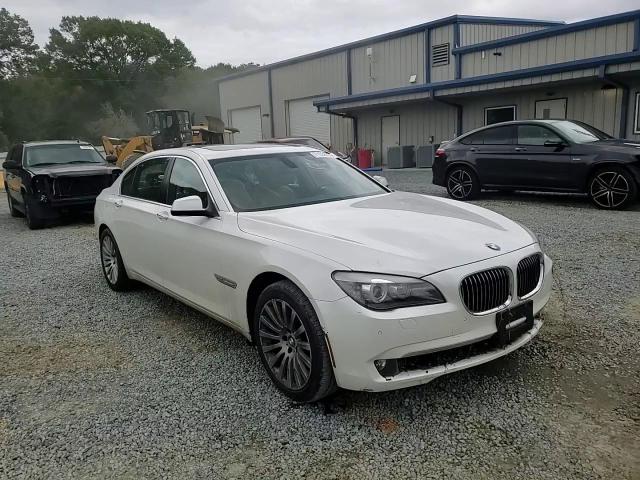 2011 BMW 750 Lxi VIN: WBAKC8C55BC432099 Lot: 71938034