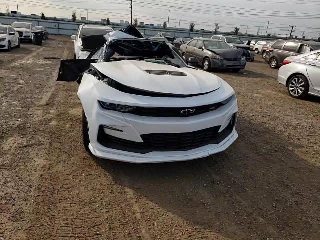 2022 Chevrolet Camaro - Image 11