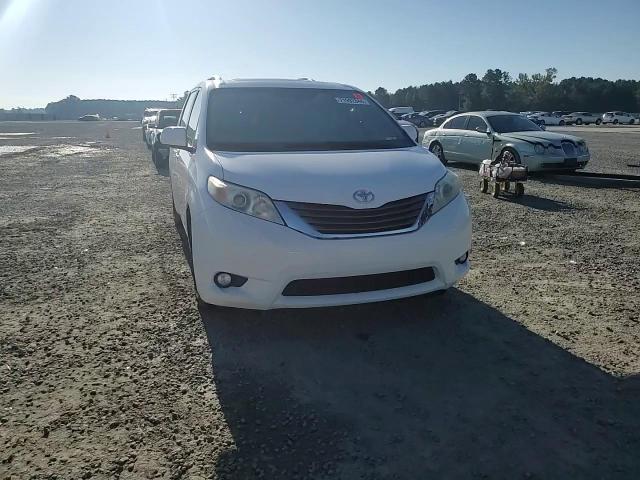 5TDYK3DC4BS004572 2011 Toyota Sienna Xle