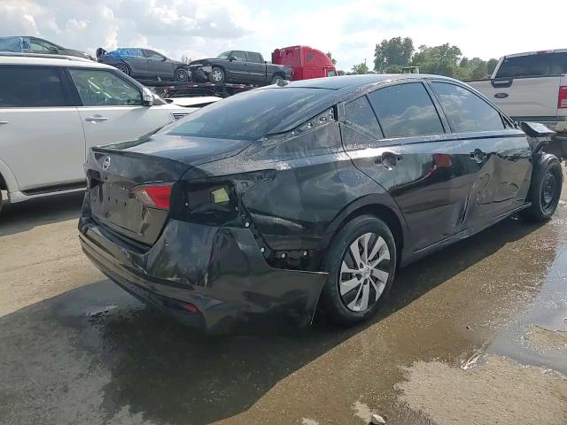 2019 Nissan Altima - Image 14