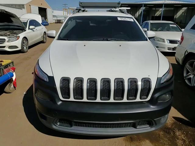 2015 Jeep Cherokee Latitude VIN: 1C4PJMCB4FW756615 Lot: 70526114