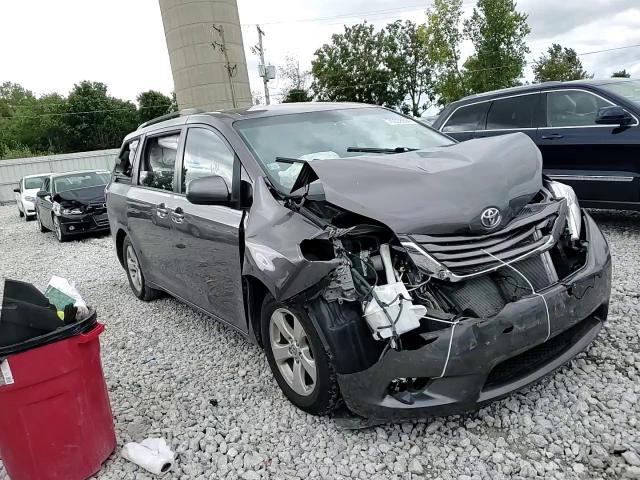 5TDKZ3DC7HS877923 2017 Toyota Sienna Le