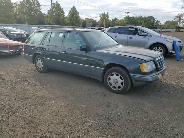 1994 Mercedes-Benz E 320 VIN: WDBEA92E4RF285312 Lot: 72265334