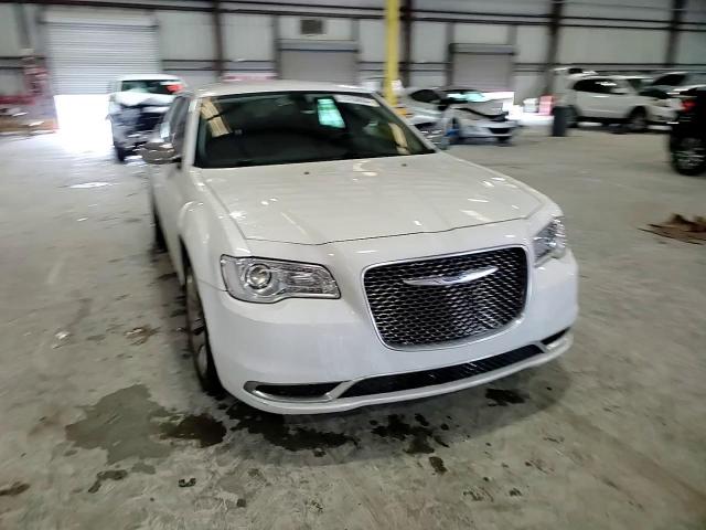 2019 Chrysler 300 Touring VIN: 2C3CCAAG8KH679198 Lot: 70756654