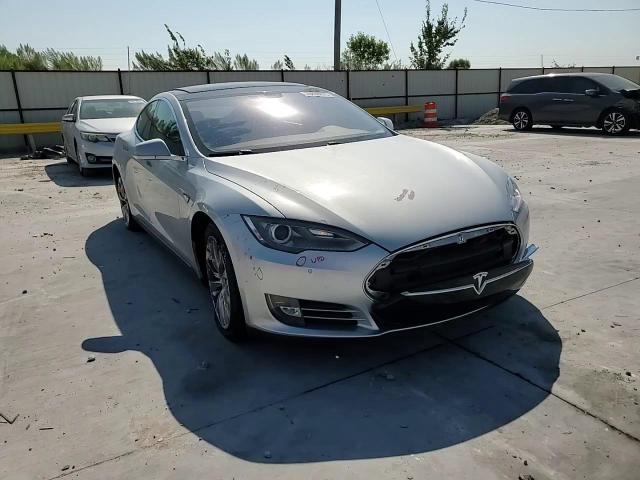 2014 Tesla Model S VIN: 5YJSA1H1XEFP33237 Lot: 70839075