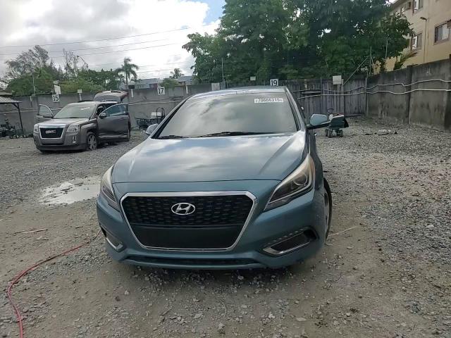 2016 Hyundai Sonata Hybrid VIN: KMHE34L17GA015832 Lot: 70666315